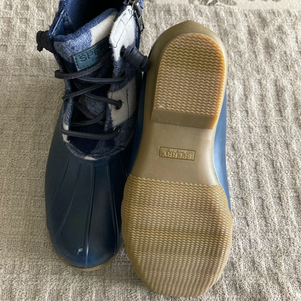 Women’s Sperry Saltwater Boots Blue Check Navy Size 8.5 NWOT - Picture 5 of 9